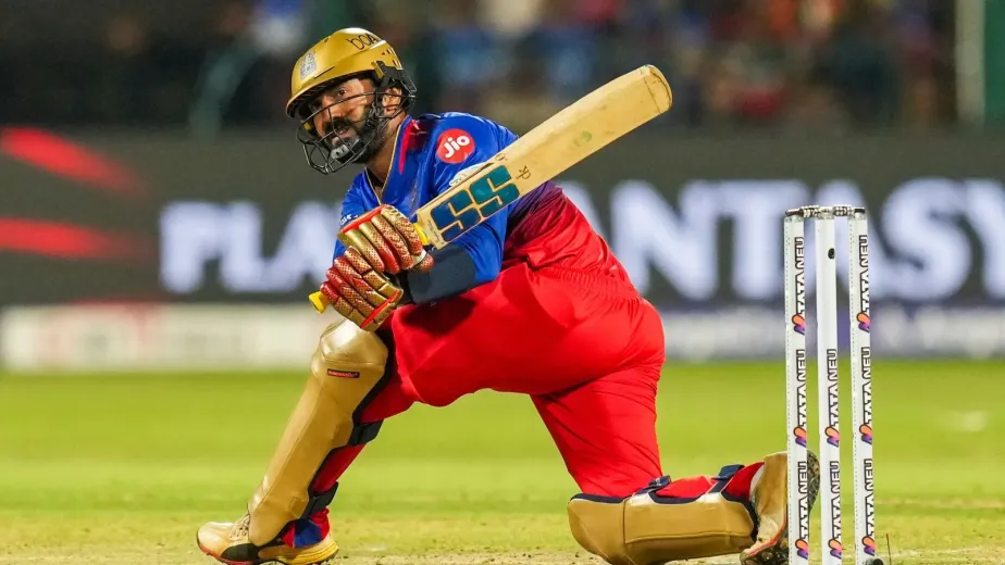 “If I were Dinesh Karthik, I would think twice about coming to CSK” - Ex-CSK batter advises DK not to take up head coach role